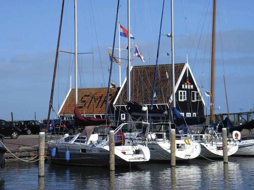 Roompot Hotel Marinapark Volendam Exterior photo