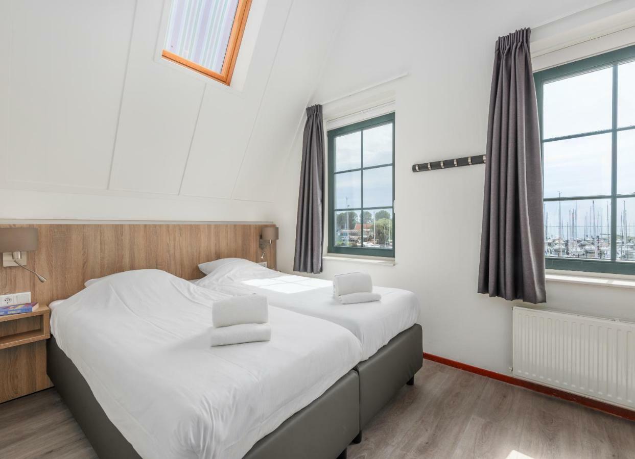 Roompot Hotel Marinapark Volendam Room photo